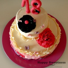 Tarta princesa, Tarta fondant, tarta cumpleaños, tarta volantes, tarta claveles, tarta 18 años