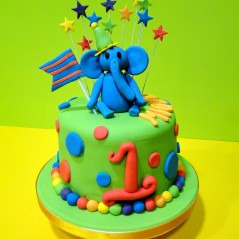 Tarta infantil con elefante para 1er cumple, tarta fondant, tarta infantil,tarta elefante, tarta barça, tarta estrellas, tarta llamativa
